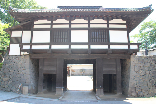 小諸城大手門